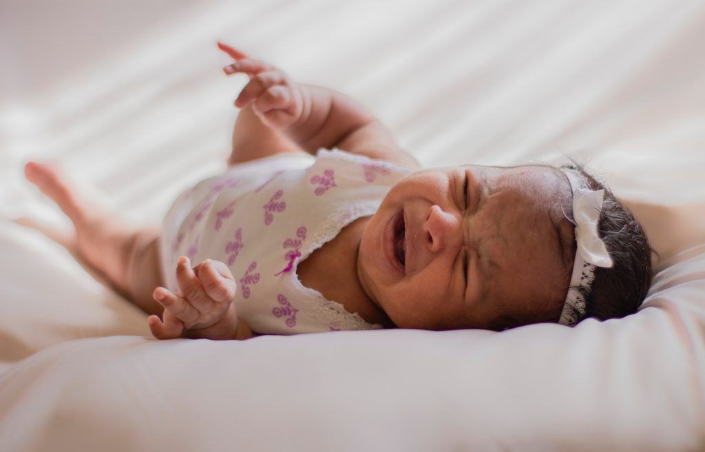 Consejos para calmar los colicos del bebe y favorecer el sueno